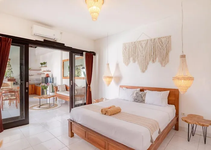 Cozy 2bdr In , Pool,800m *